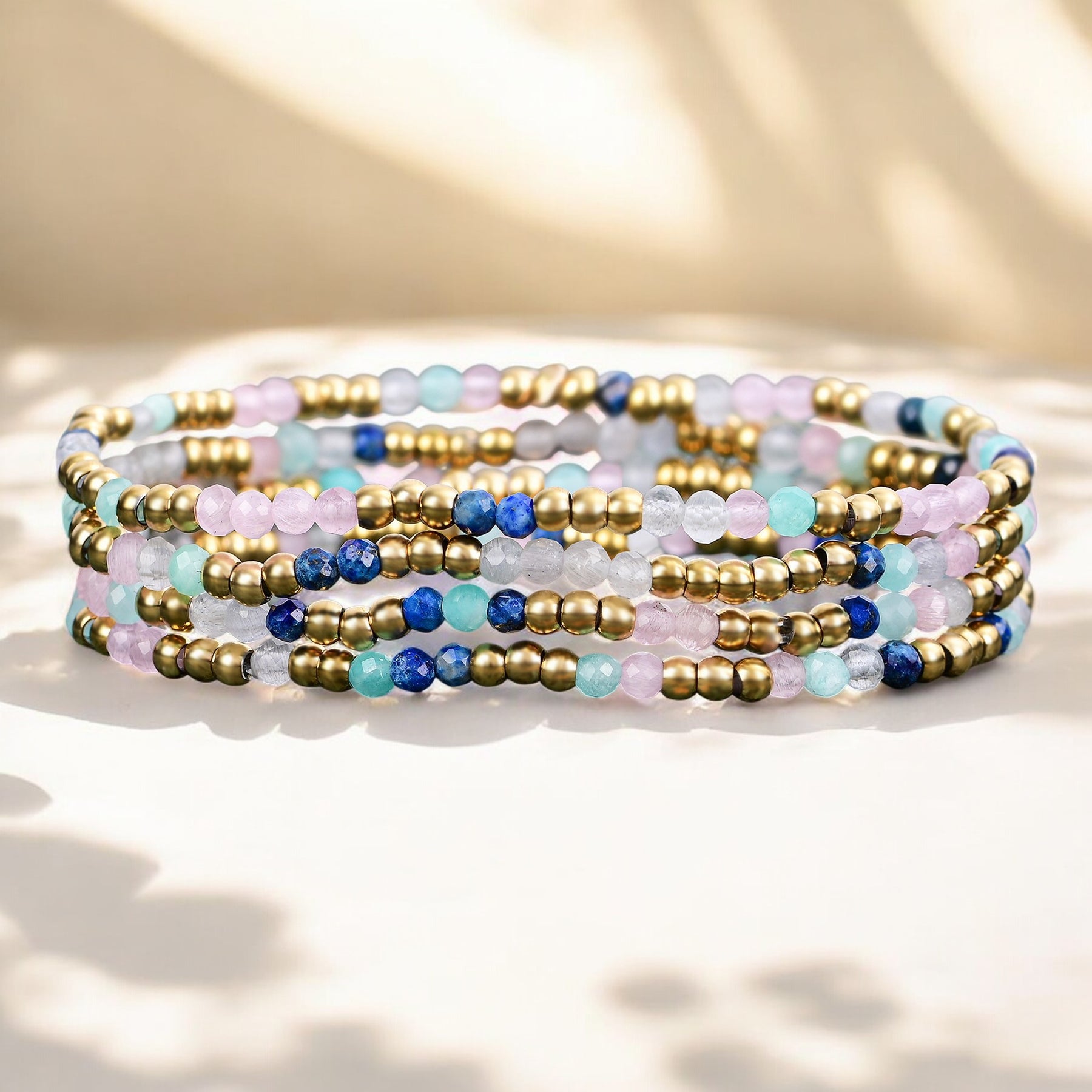 Ensemble de bracelets en lapis-lazuli, amazonite et bijoux