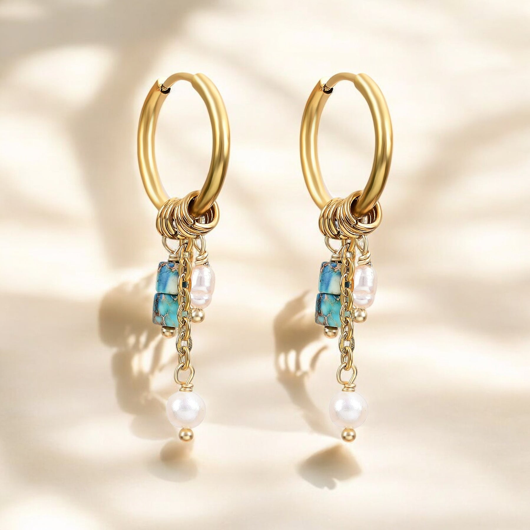 Boucles d'oreilles créoles goutte florale turquoise dorée