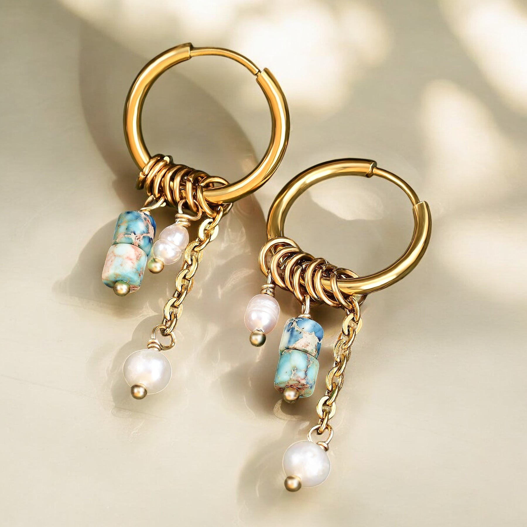 Boucles d'oreilles créoles goutte florale turquoise dorée