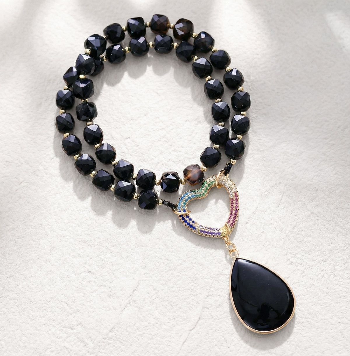 Collier pendentif cœur en agate noire