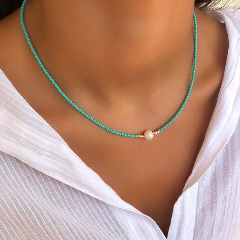 Collier de perles sereines